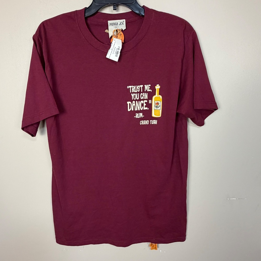 Pirana Joe Mens Grand Turk Rum Trust Me You Can Dance Graphic T-Shirt Wine M NWT